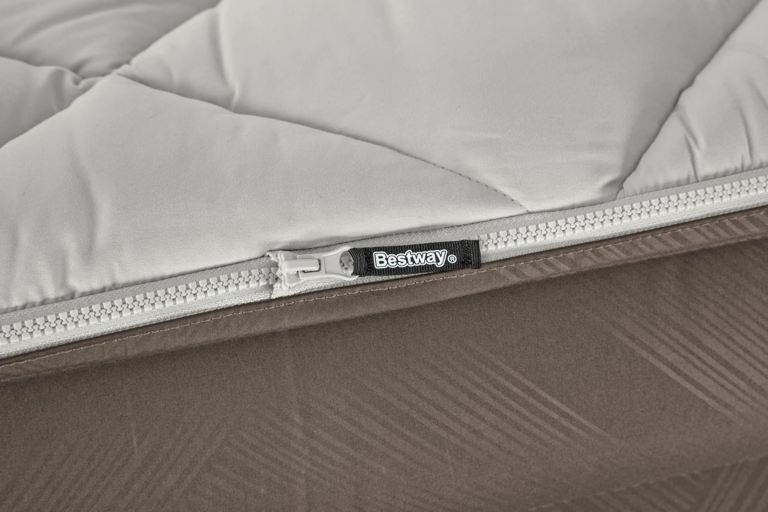 Bestway Fortech podwójny materac dmuchany 203 x 152 x 51 cm z pompą elektryczną